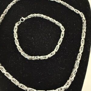 Elegant Silver Chain Necklace and Bracelet Set